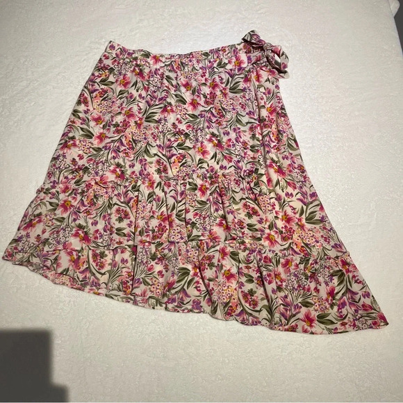 Lane Bryant Plus Size Floral Assymetric Hem Faux Wrap Knee Length Skirt Fair - Picture 3 of 12